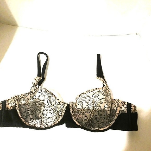 Victoria's Secret Very Sexy Nude and Black Lace Bra 34D - Picture 1 of 6